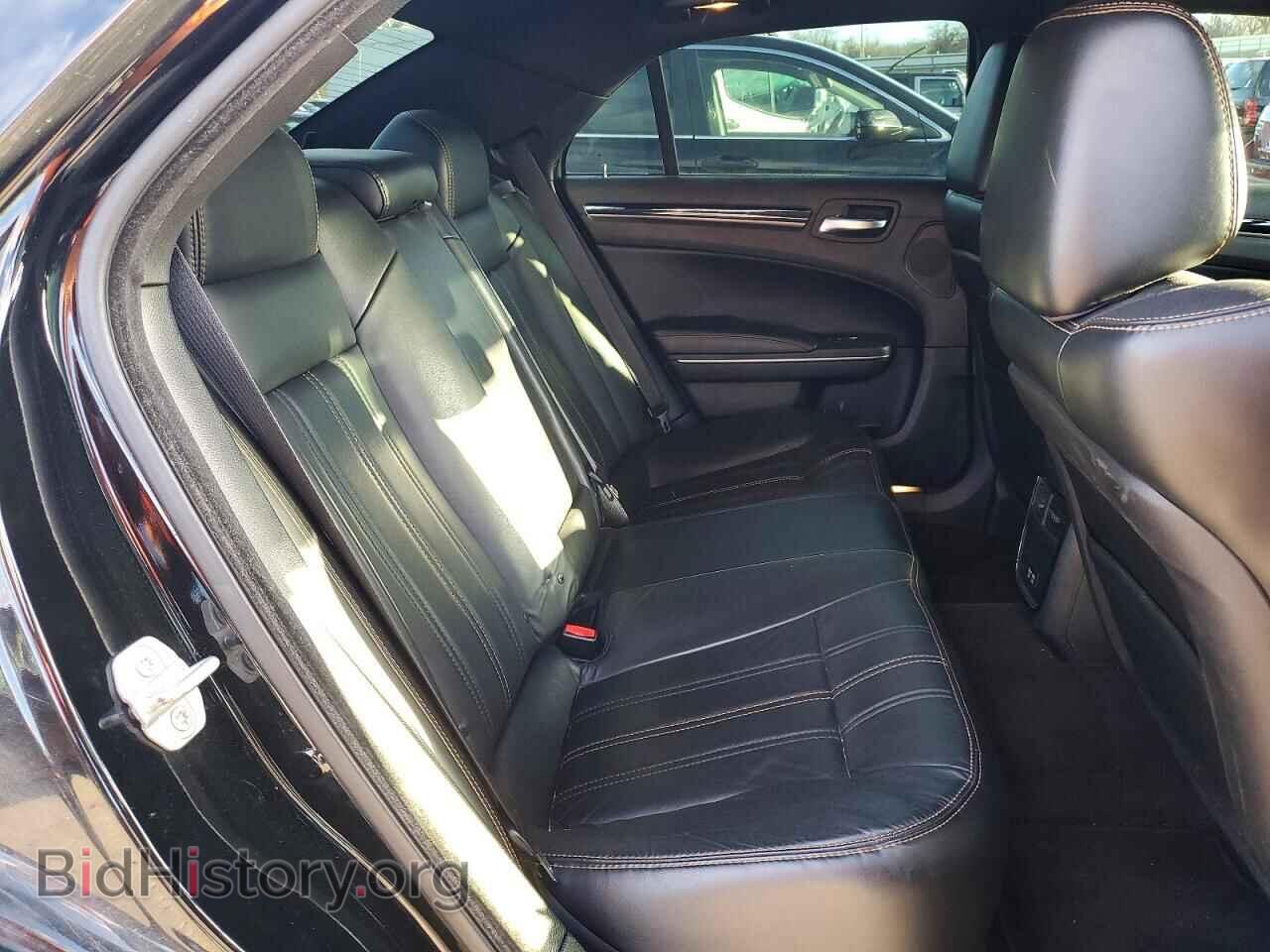 2016 CHRYSLER 300 - VIN: 2C3CCAGG8GH270679 - Фото 10