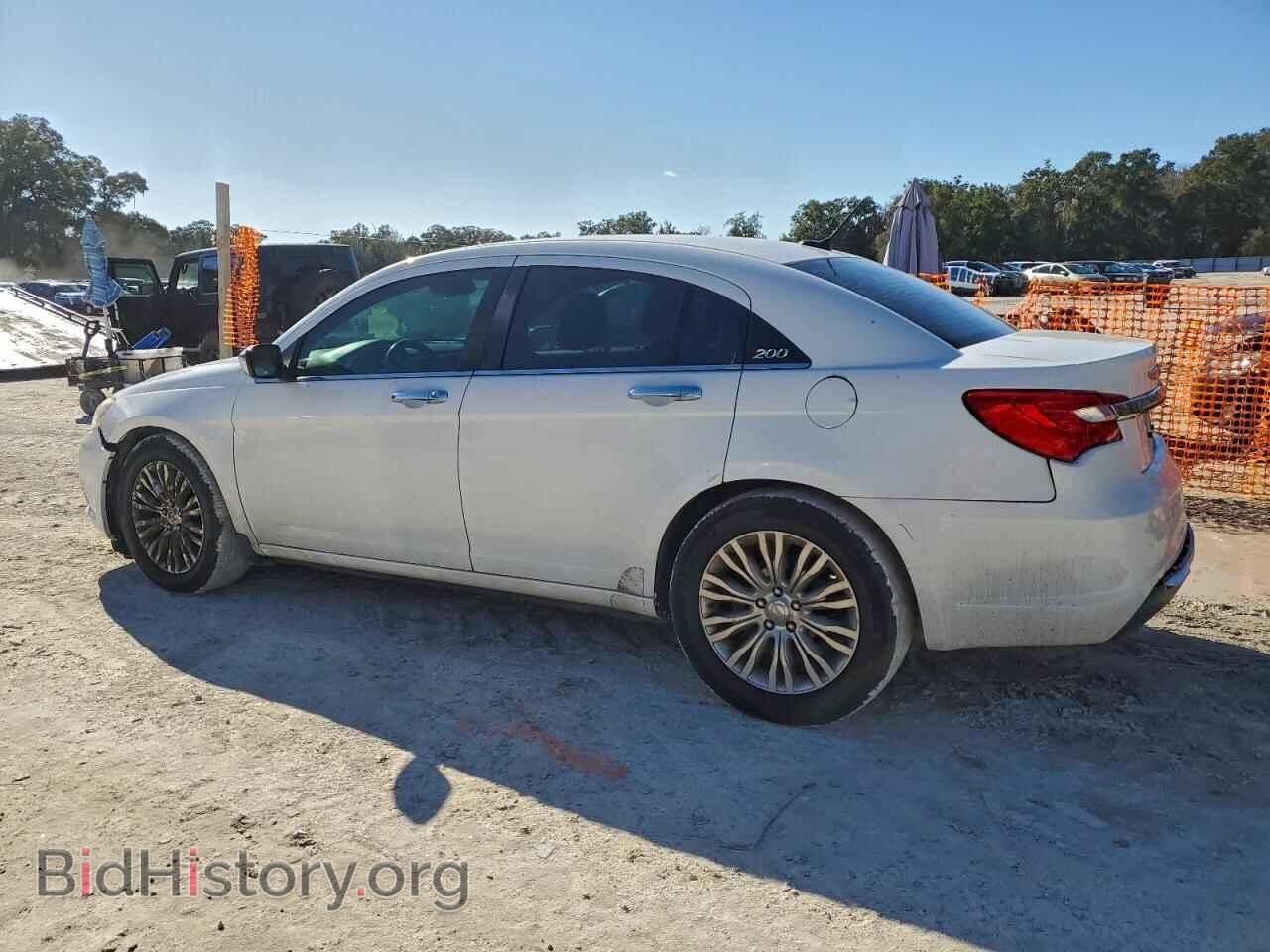 2011 CHRYSLER 200 - VIN: 1C3BC2FG4BN548402 - Фото 2