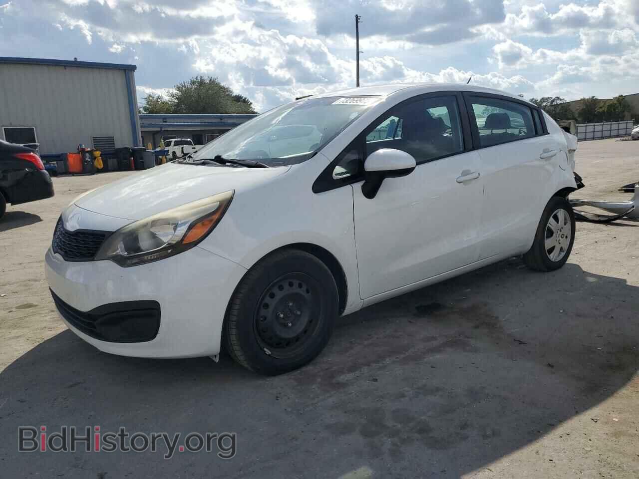Фотография KNADM4A36D6107172 - KIA RIO 2013