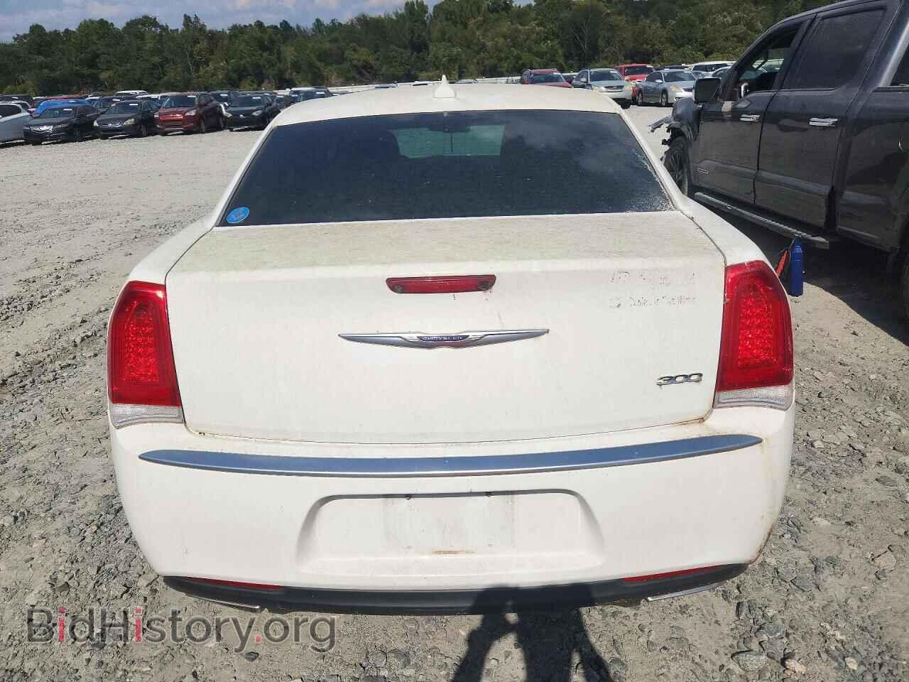 2019 CHRYSLER 300 - VIN: 2C3CCAAG2KH590002 - Фото 6