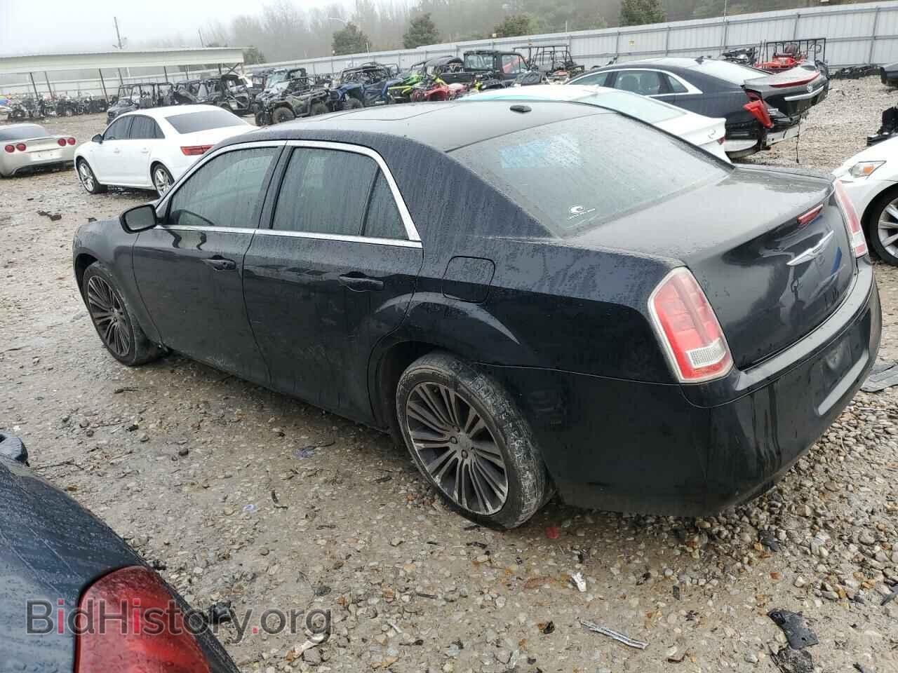 2013 CHRYSLER 300 - VIN: 2C3CCABGXDH577743 - Фото 2
