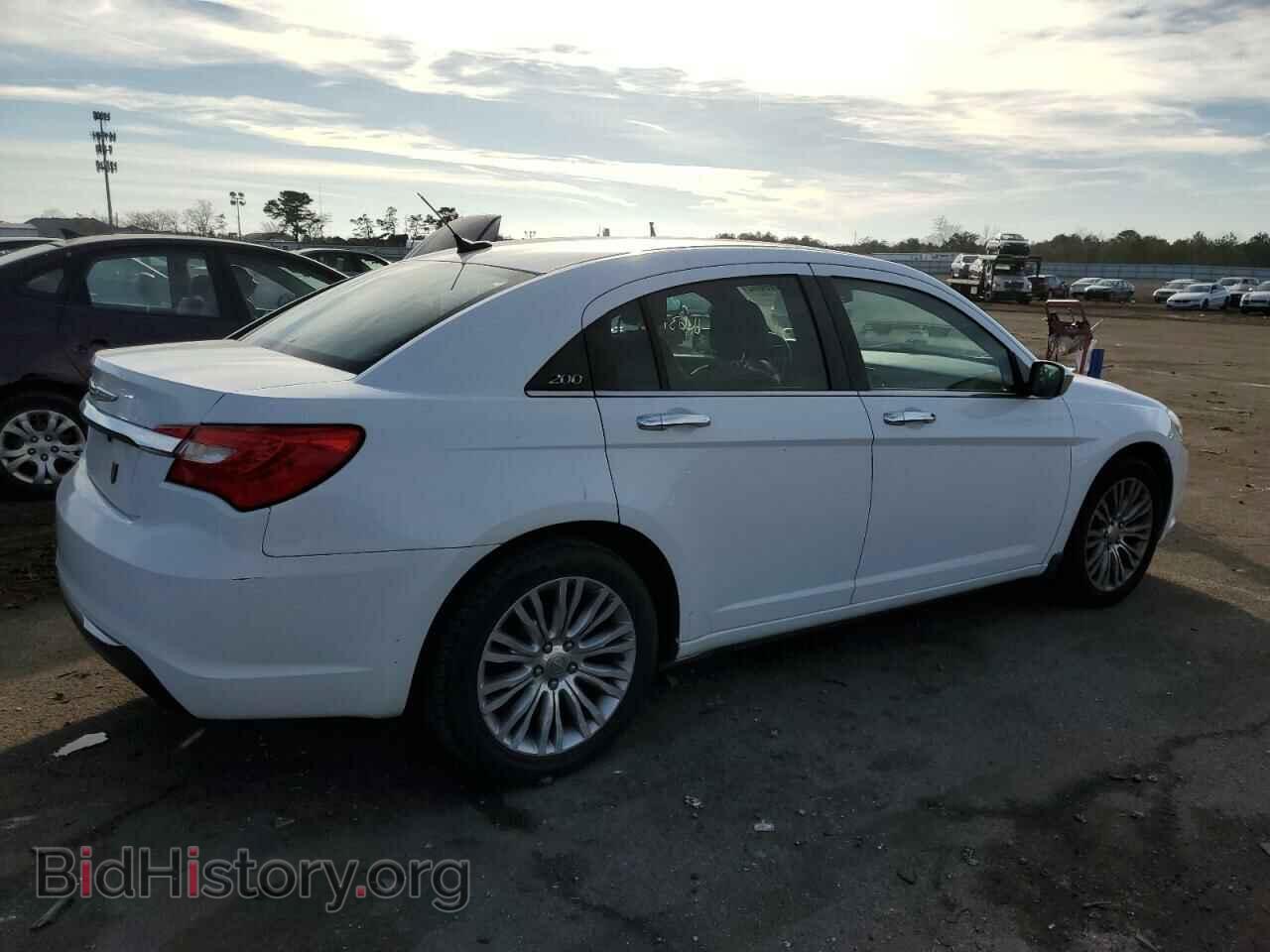 2011 CHRYSLER 200 - VIN: 1C3BC2FG8BN565932 - Фото 3