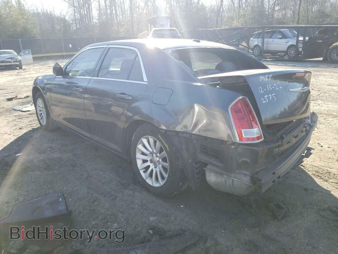 2013 CHRYSLER 300 - VIN: 2C3CCAAGXDH572575 - Фото 2