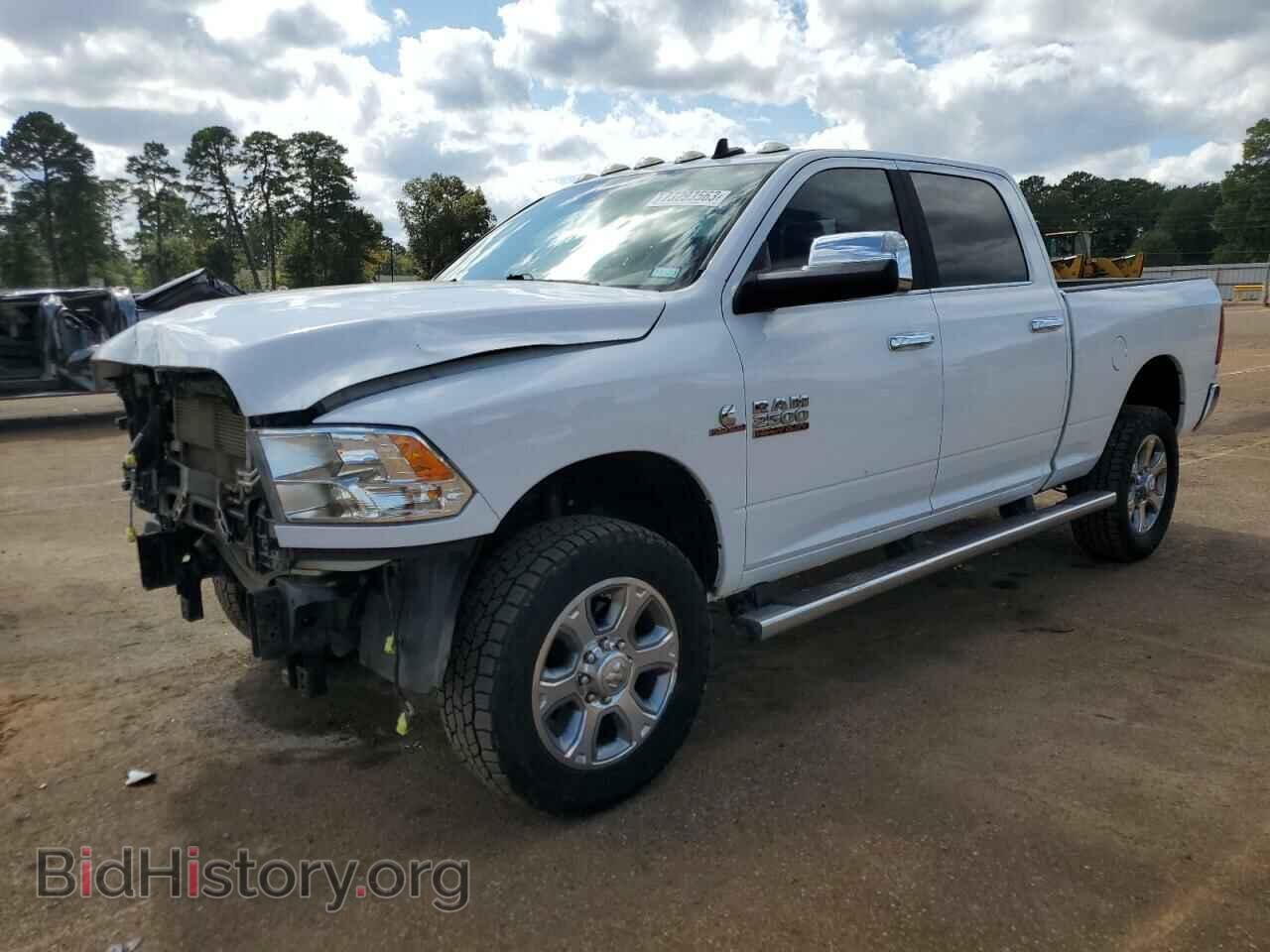 Photo 3C6UR5DL4JG350745 - RAM All Models 2018