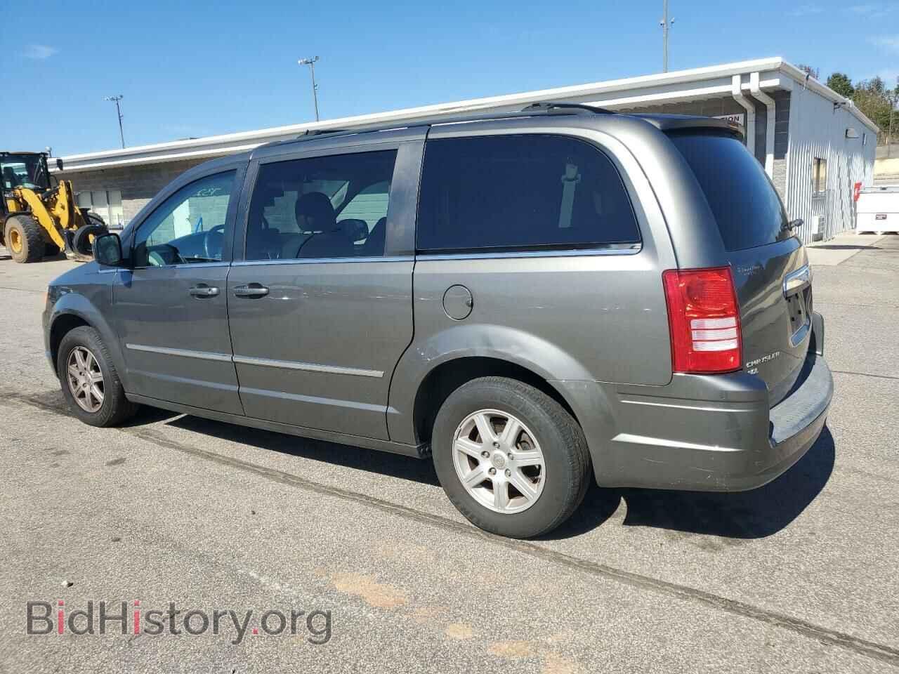 2010 CHRYSLER MINIVAN - VIN: 2A4RR8DX1AR352041 - Фото 2