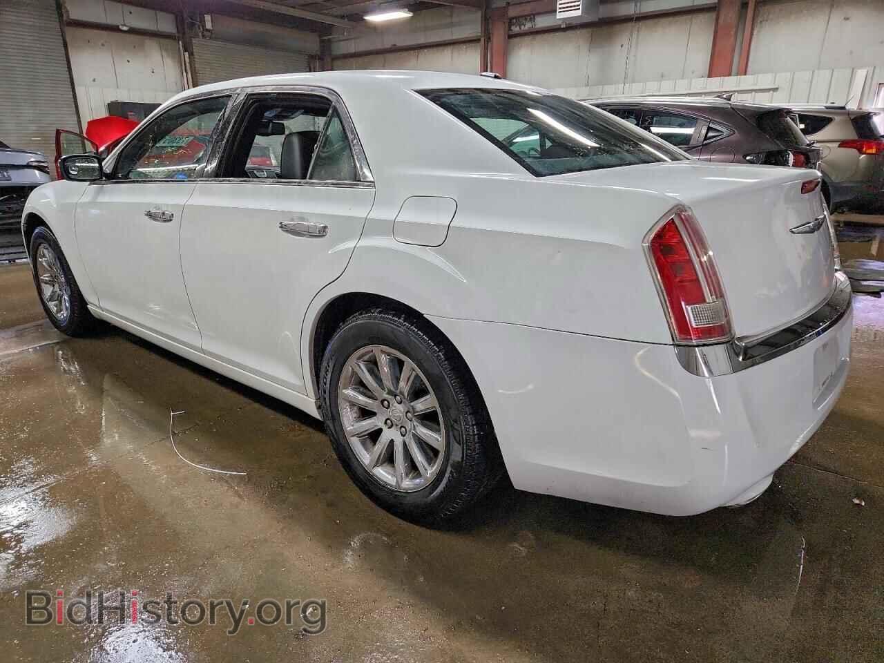 2011 CHRYSLER 300 - VIN: 2C3CA6CT0BH580355 - Фото 2