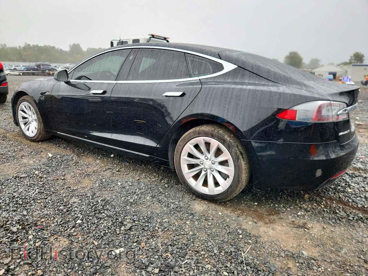 2017 TESLA MODEL S - VIN: 5YJSA1E11HF193348 - Фото 2