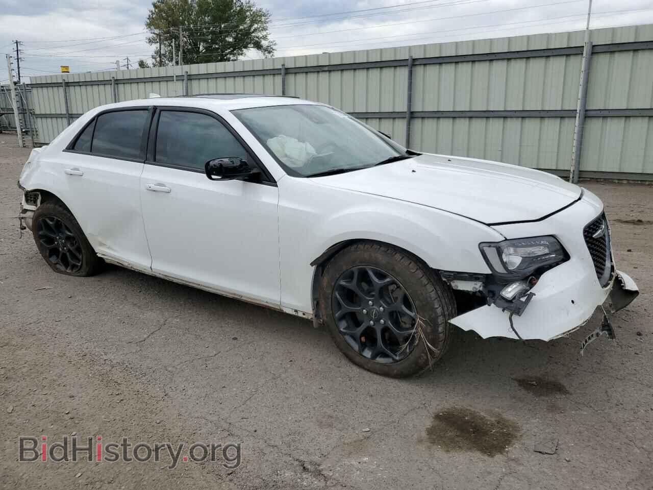 2019 CHRYSLER 300 - VIN: 2C3CCAGG0KH679476 - Фото 4