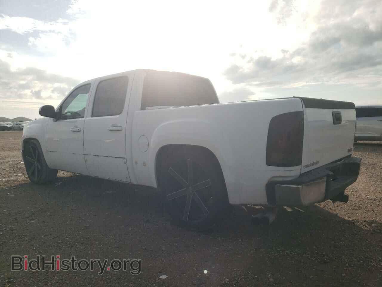 2007 GMC SIERRA - VIN: 3GTEC13J47G527911 - Фото 2