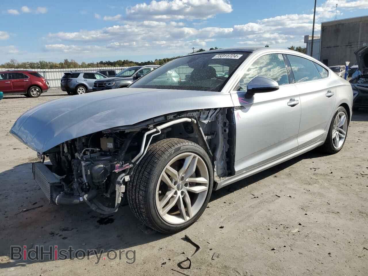 Photo WAUBNCF5XKA096082 - AUDI A5 2019