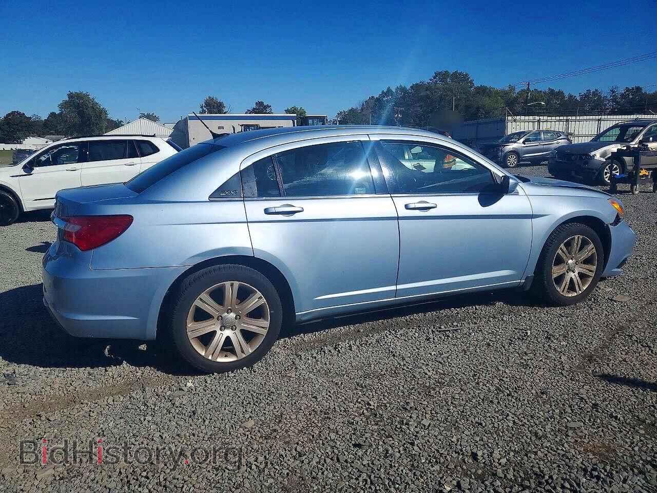 2013 Chrysler 200 (VIN 1C3CCBAB8DN698743) — фото 3 из 14