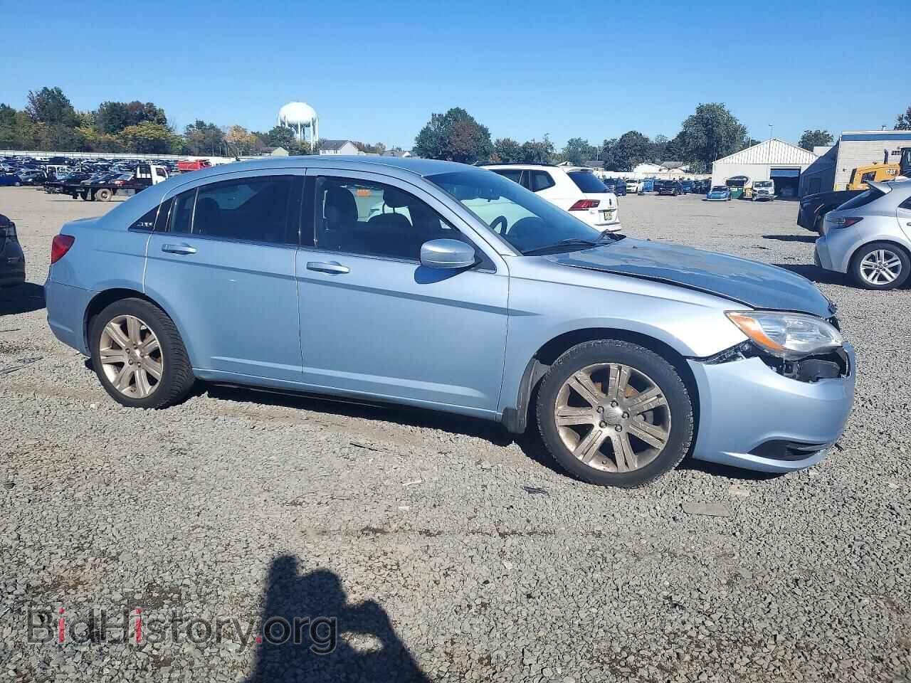 2013 Chrysler 200 (VIN 1C3CCBAB8DN698743) — фото 4 из 14