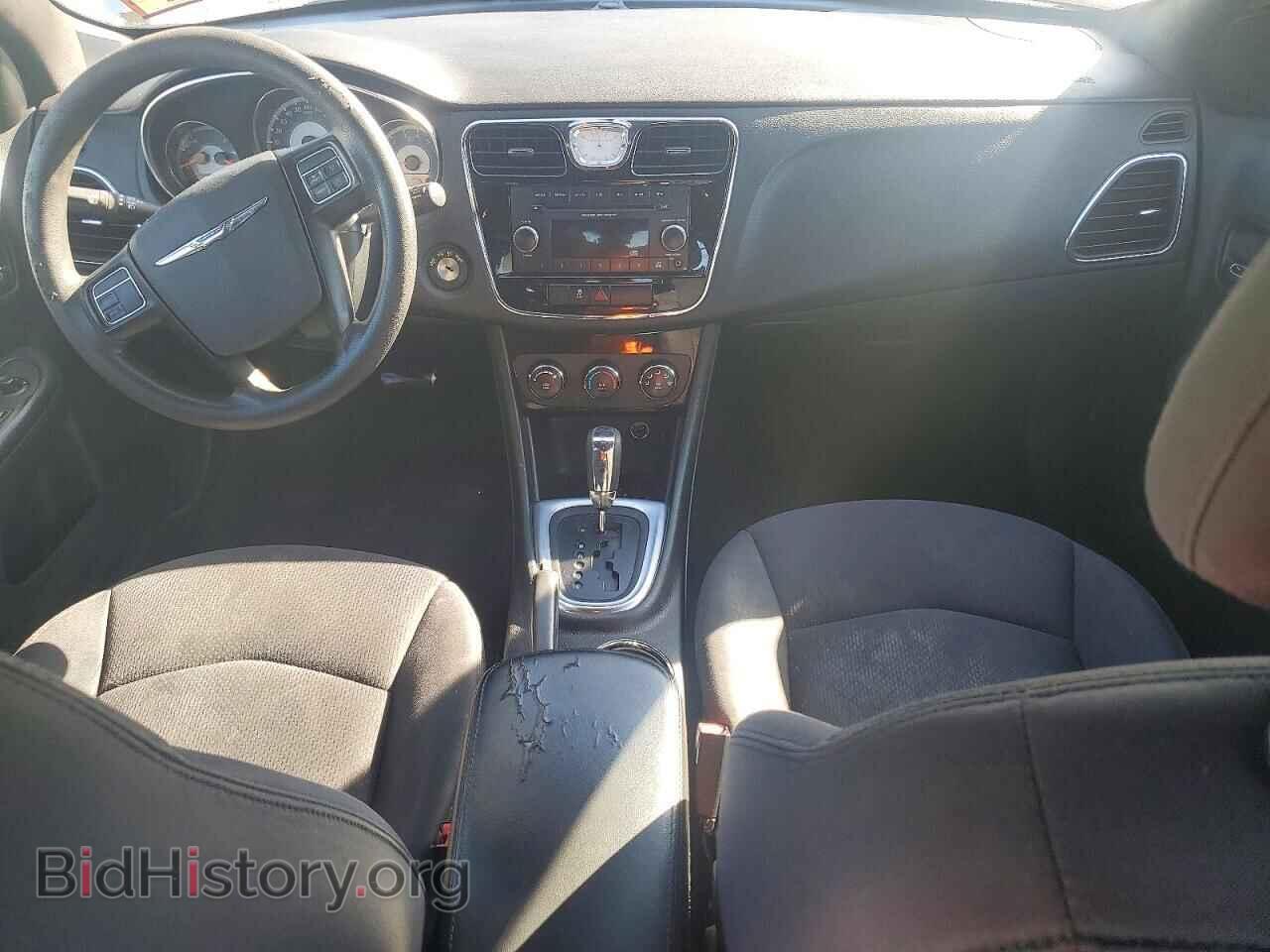 2013 Chrysler 200 (VIN 1C3CCBAB8DN698743) — фото 8 из 14