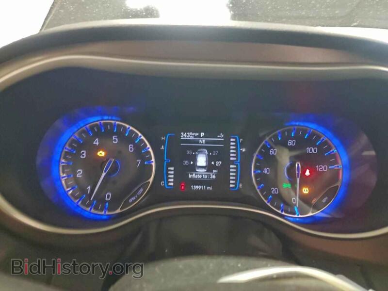 2017 Chrysler PACIFICA (VIN 2C4RC1DG0HR502276) — photo 9 of 13
