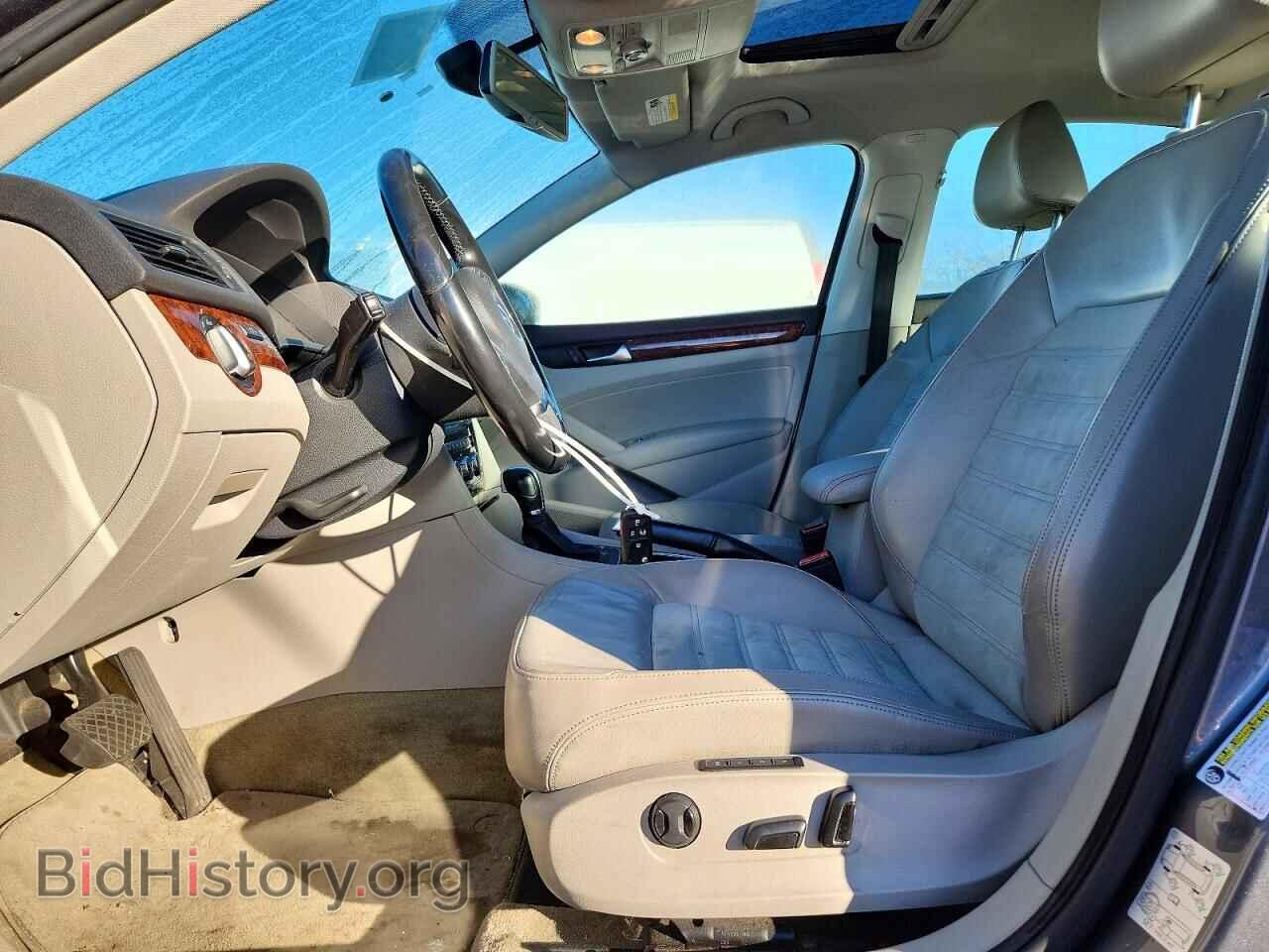 2013 Volkswagen PASSAT (VIN 1VWCN7A32DC047953) — photo 7 of 12
