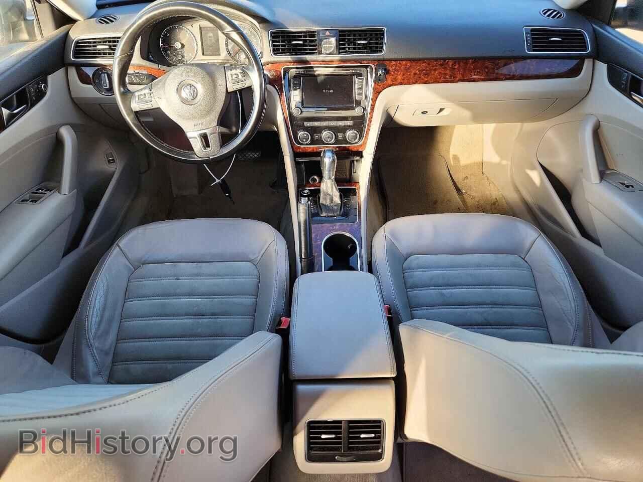 2013 Volkswagen PASSAT (VIN 1VWCN7A32DC047953) — photo 8 of 12