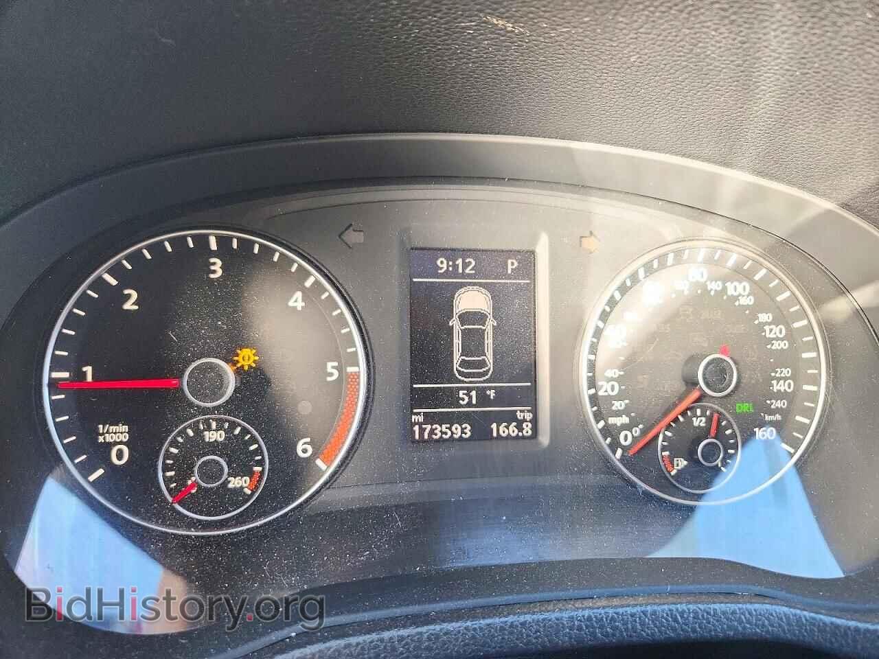 2013 Volkswagen PASSAT (VIN 1VWCN7A32DC047953) — photo 9 of 12