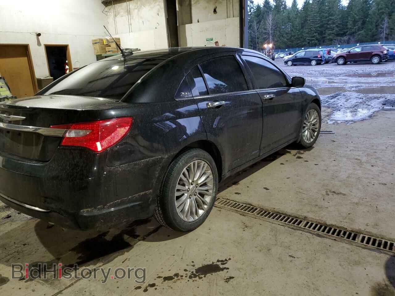 2011 CHRYSLER 200 - VIN: 1C3BC2FG4BN505100 - Фото 3