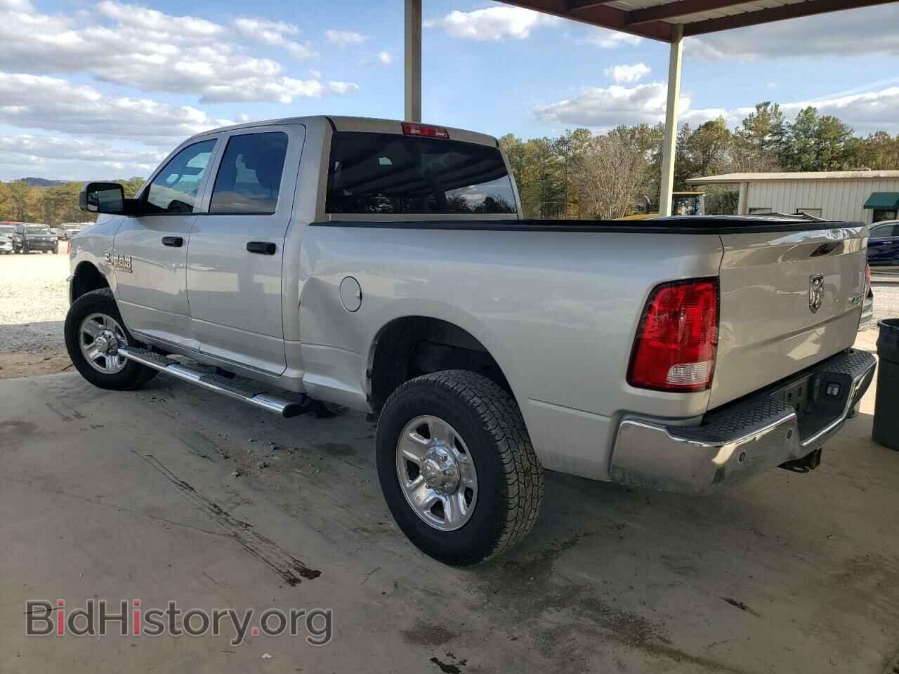 2018 RAM All Models - VIN: 3C6UR5CL6JG260661 - Photo 2