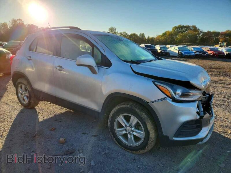 2018 Chevrolet TRAX (VIN KL7CJPSB4JB712435) — photo 4 of 13