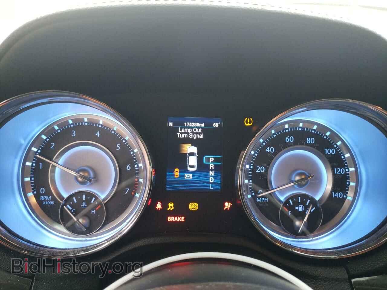 2014 CHRYSLER 300 - VIN: 2C3CCAAG7EH237159 - Фото 9