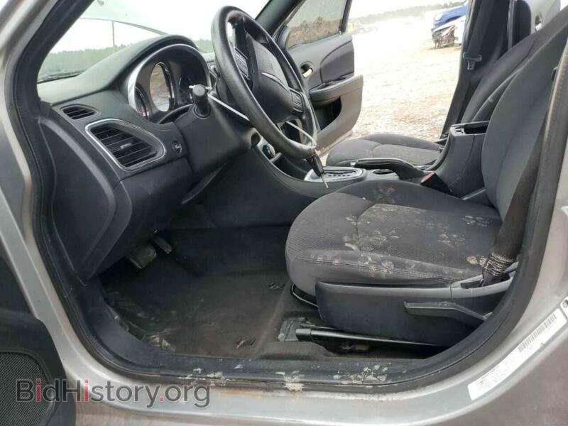 2013 Chrysler 200 (VIN 1C3CCBAB7DN671419) — photo 7 of 12