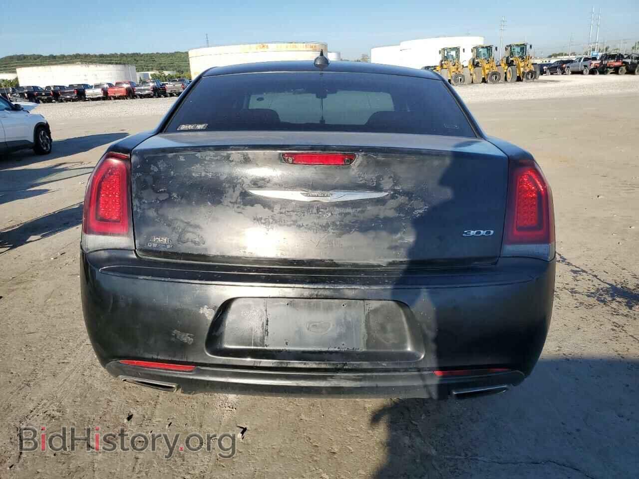 2019 CHRYSLER 300 - VIN: 2C3CCAAG4KH654539 - Фото 6