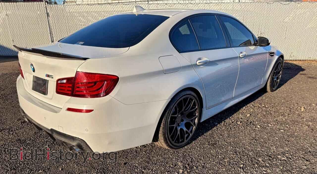 2013 BMW M5 - VIN: WBSFV9C57DC774007 - Фото 4