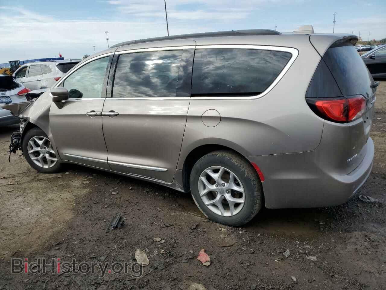 2017 CHRYSLER PACIFICA - VIN: 2C4RC1BG0HR623330 - Photo 2