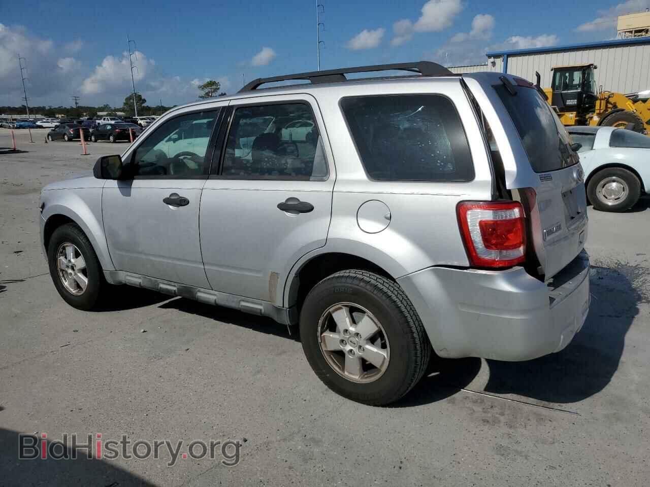 2011 FORD ESCAPE - VIN: 1FMCU0C71BKA52959 - Фото 2
