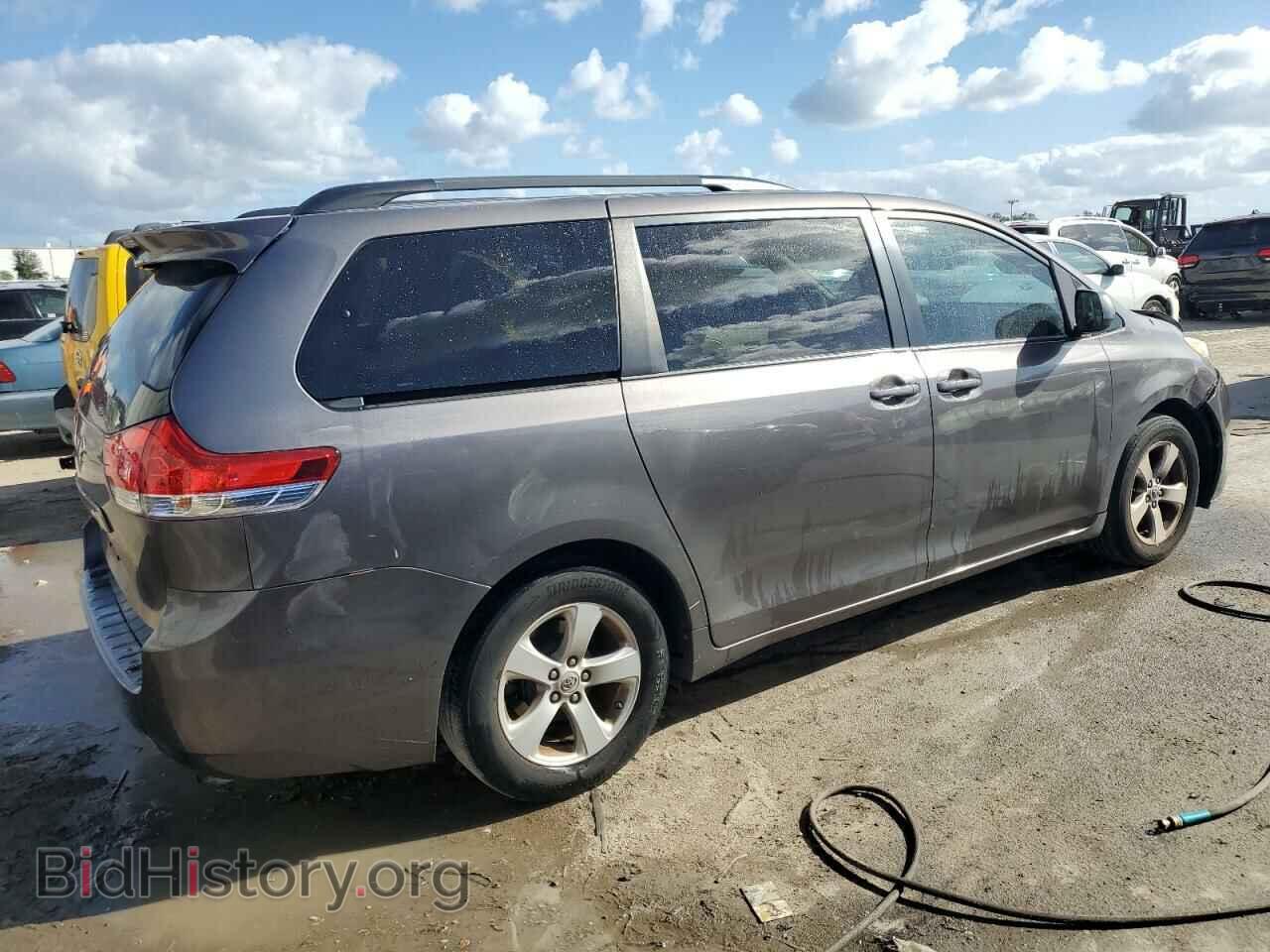 2011 TOYOTA All Models - VIN: 5TDKK3DC0BS136752 - Фото 3