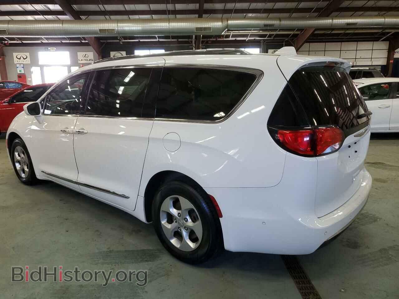 2017 CHRYSLER PACIFICA - VIN: 2C4RC1EG0HR669008 - Photo 2
