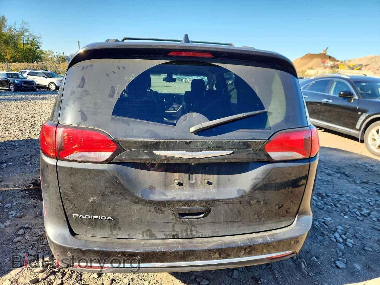 2017 Chrysler PACIFICA (VIN 2C4RC1BG7HR532782) — фото 6 из 13