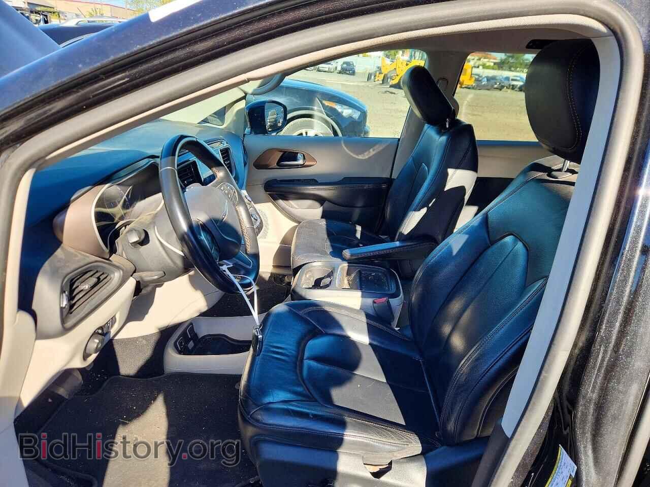 2017 Chrysler PACIFICA (VIN 2C4RC1BG7HR532782) — фото 7 из 13