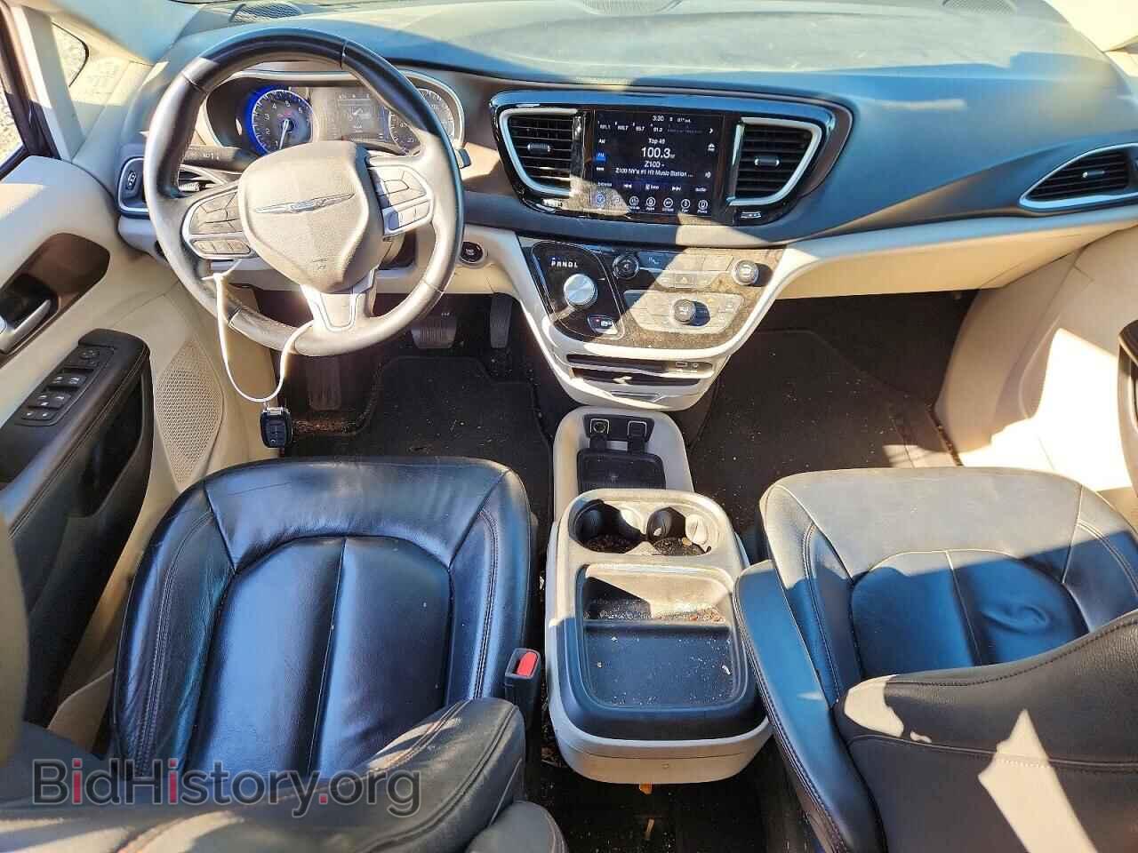 2017 Chrysler PACIFICA (VIN 2C4RC1BG7HR532782) — фото 8 из 13