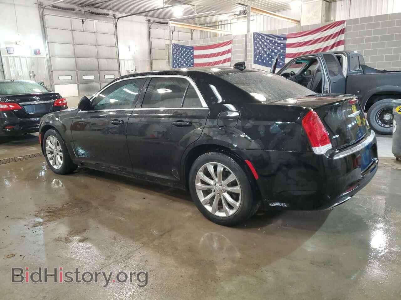 2017 CHRYSLER 300 - VIN: 2C3CCARG0HH544973 - Фото 2