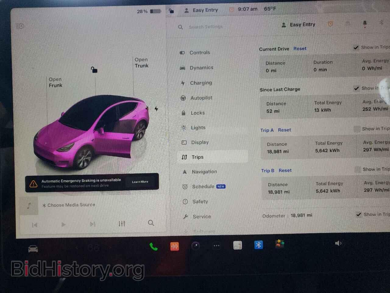 2023 TESLA MODEL Y - VIN: 7SAYGAEE6PF950113 - Photo 9