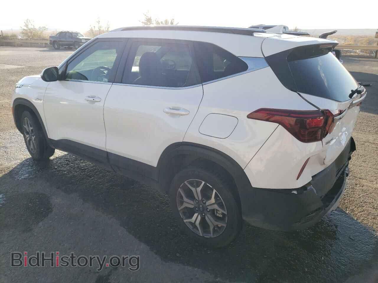 2021 KIA SELTOS - VIN: KNDERCAA9M7142316 - Фото 2