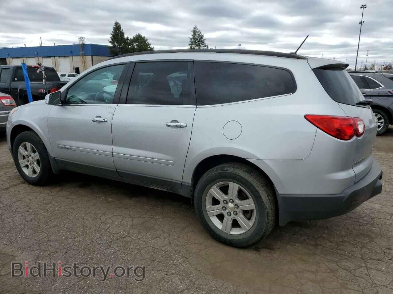 2009 CHEVROLET TRAVERSE - VIN: 1GNER23D99S132690 - Фото 2