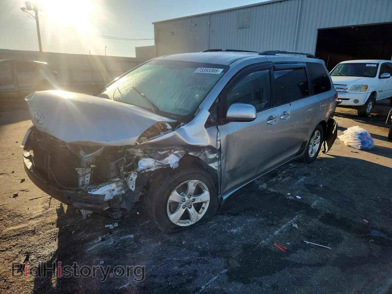 Фотография 5TDKK3DC8BS078826 - TOYOTA SIENNA 2011