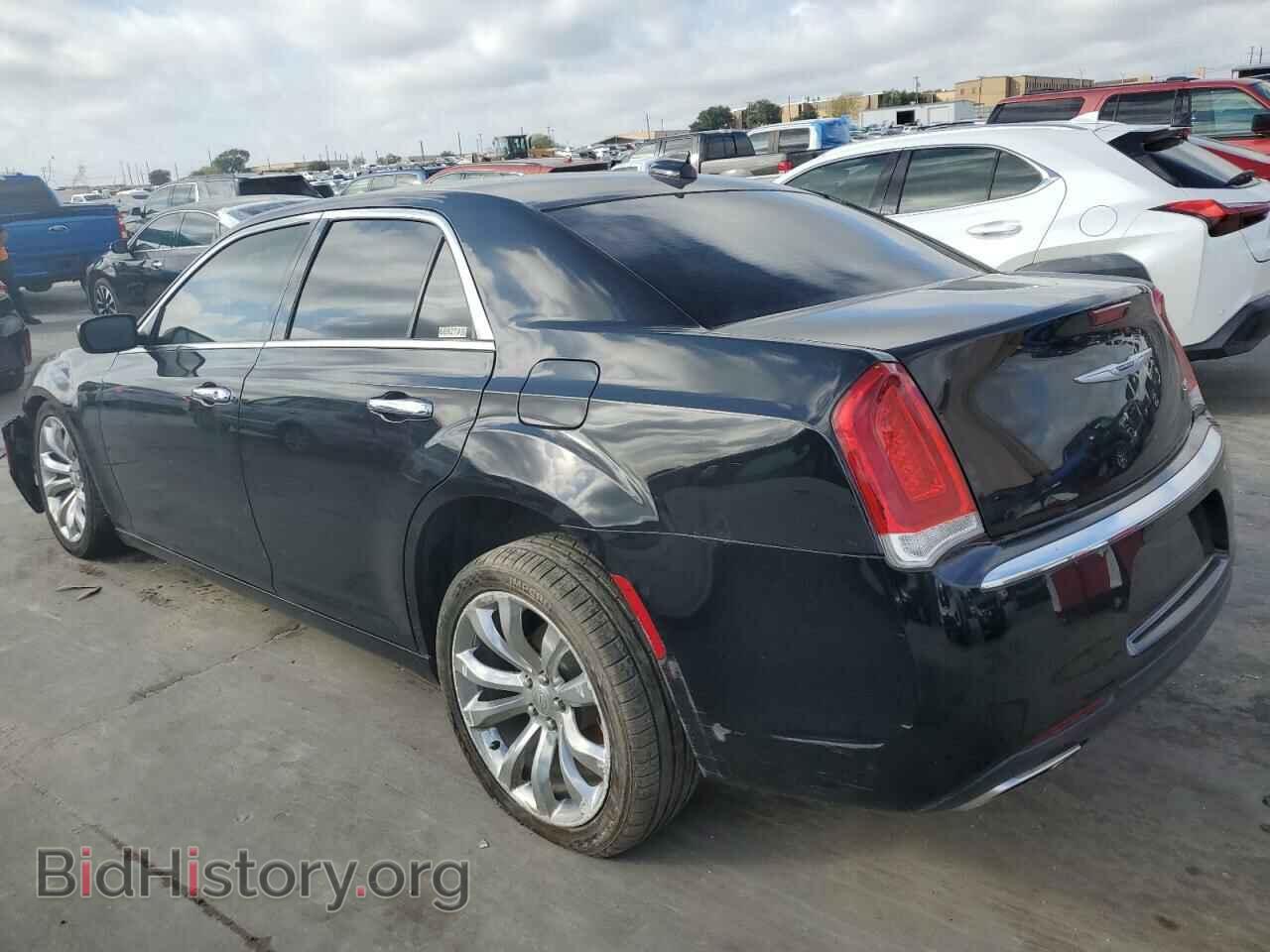 2019 CHRYSLER 300 - VIN: 2C3CCAEG9KH689278 - Фото 2