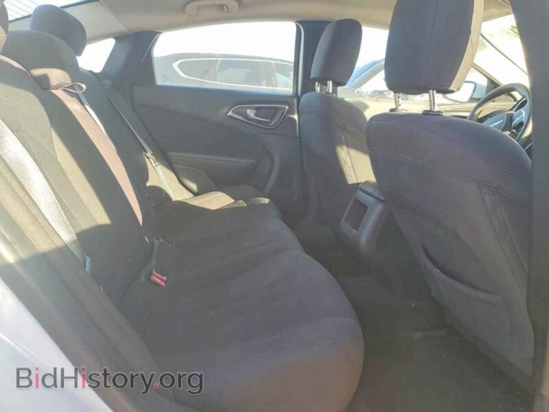 2015 Chrysler 200 (VIN 1C3CCCAB0FN682965) — photo 10 of 12