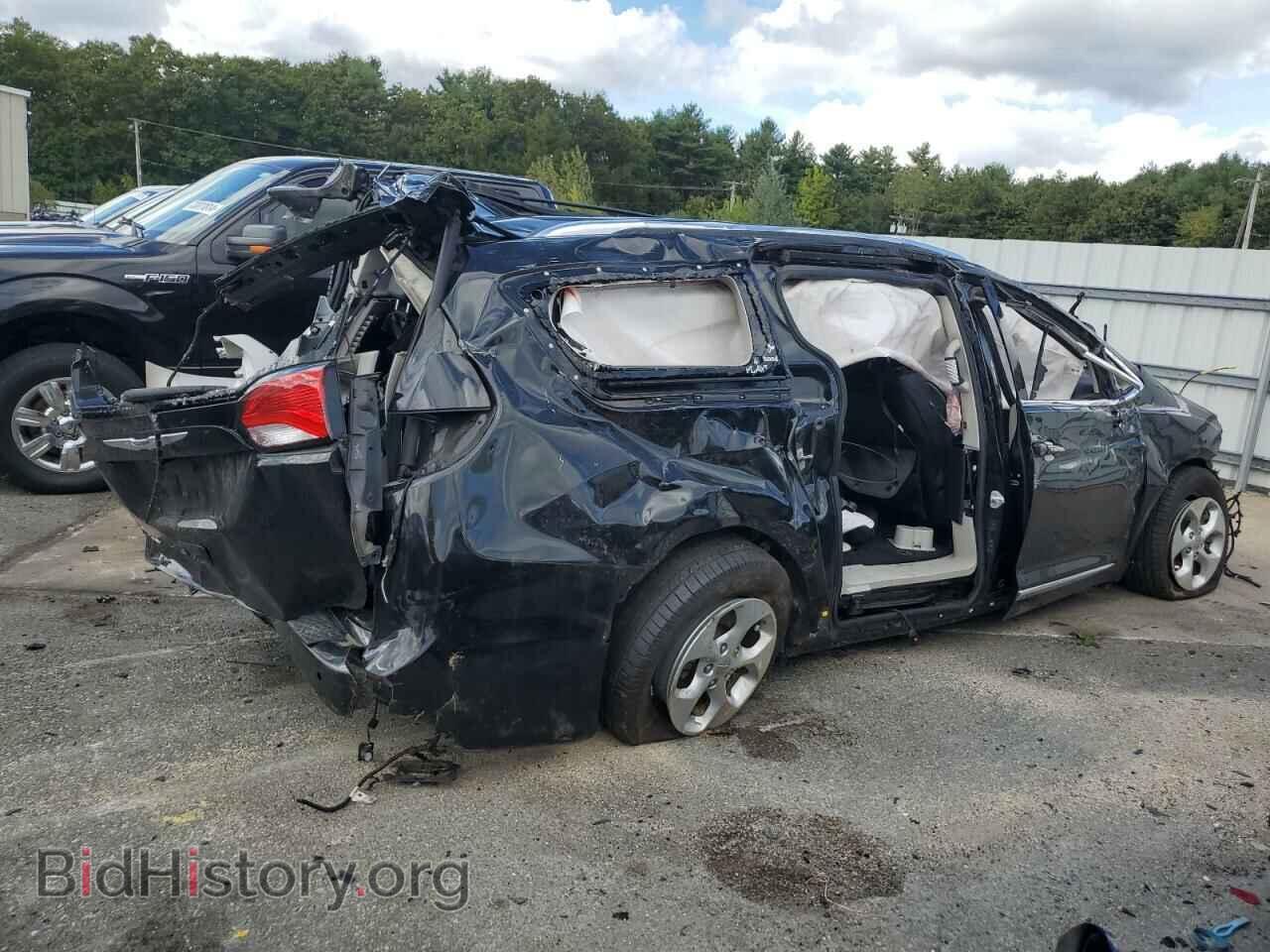 2017 CHRYSLER PACIFICA - VIN: 2C4RC1EG3HR764002 - Photo 3