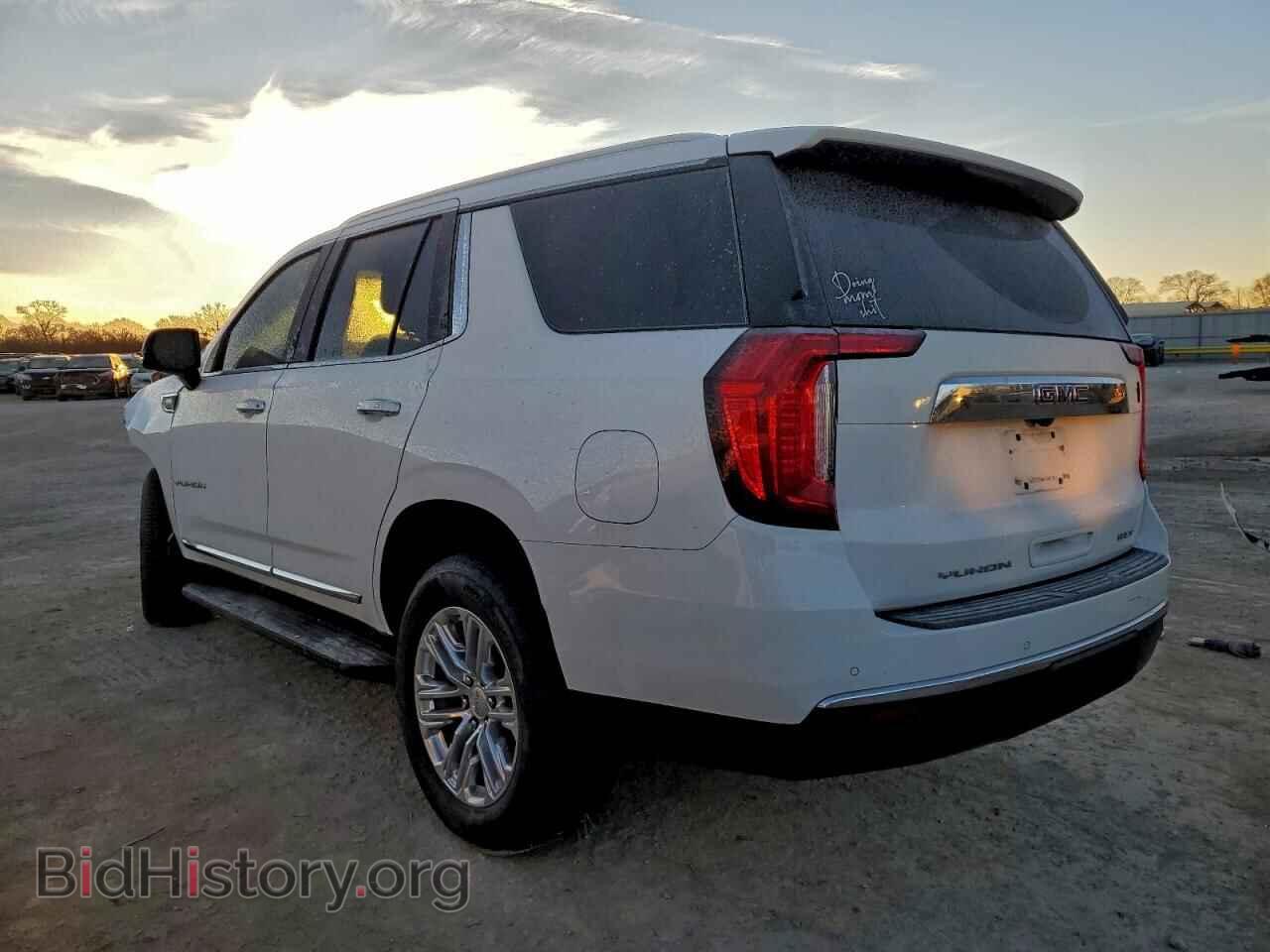 2021 GMC YUKON - VIN: 1GKS2BKD8MR377826 - Фото 2