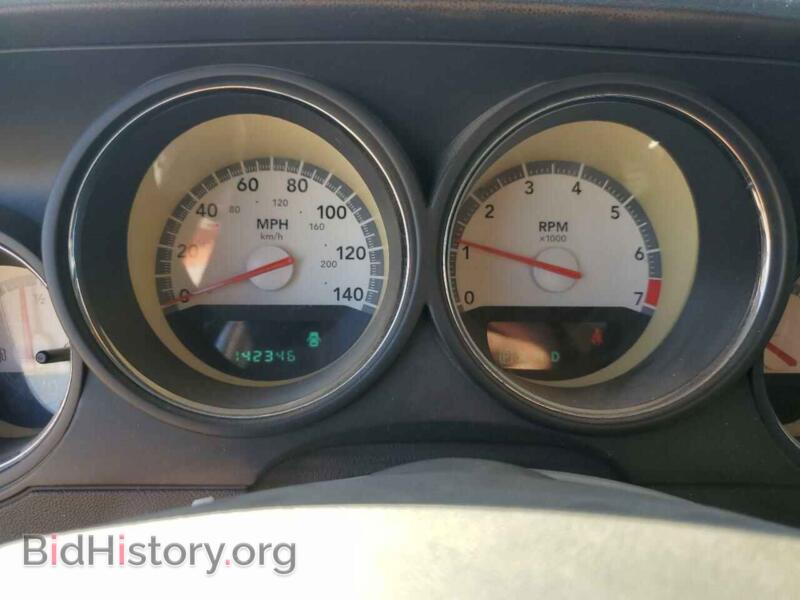 2010 Dodge CHALLENGER (VIN 2B3CJ4DV8AH159743) — photo 9 of 12