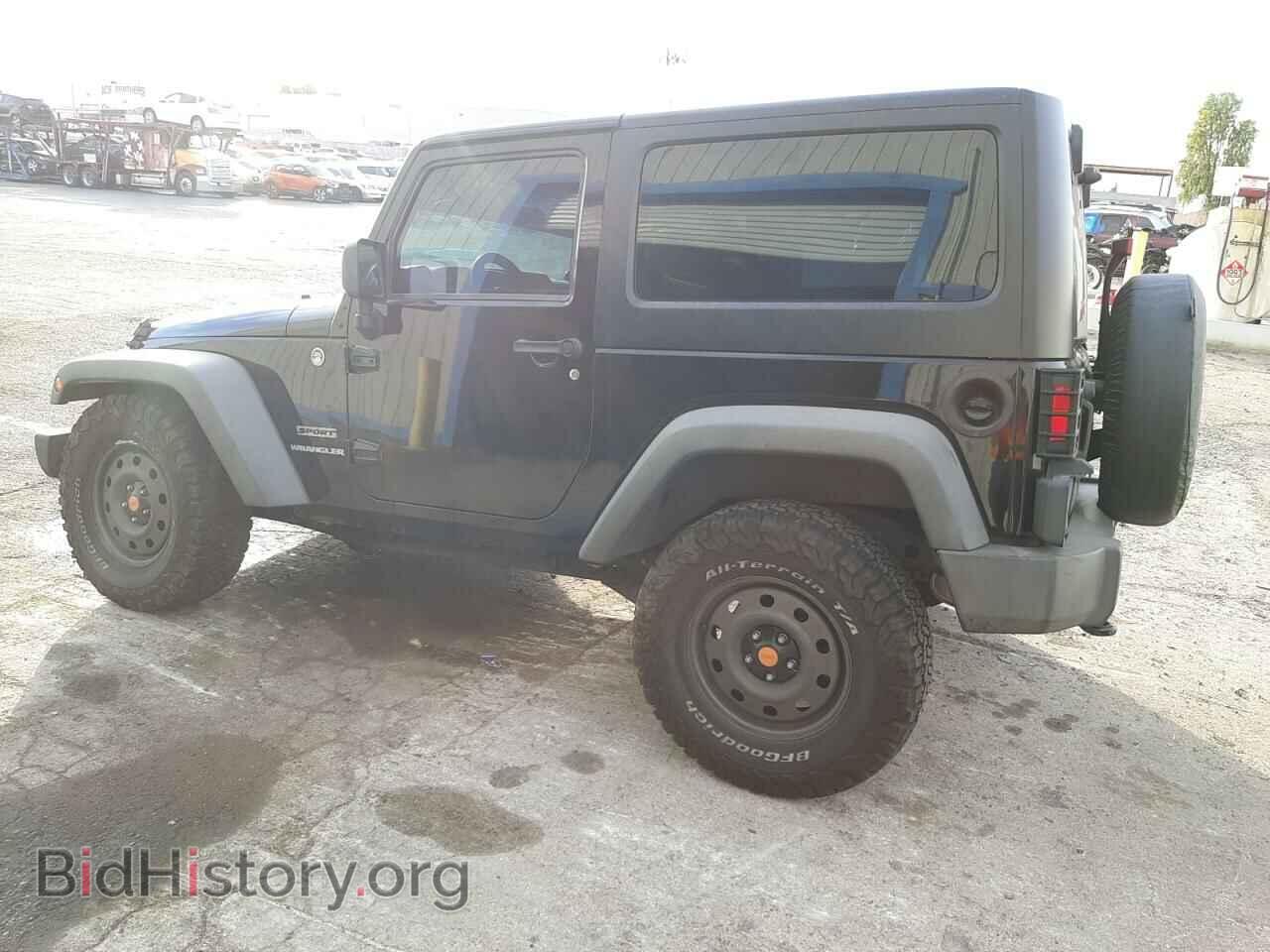 2011 JEEP WRANGLER - VIN: 1J4AA2D17BL566071 - Фото 2