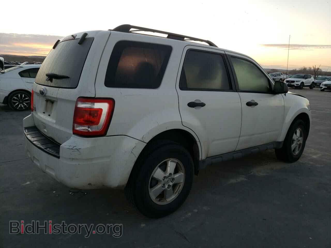 2010 FORD ESCAPE - VIN: 1FMCU0C73AKD45521 - Фото 3