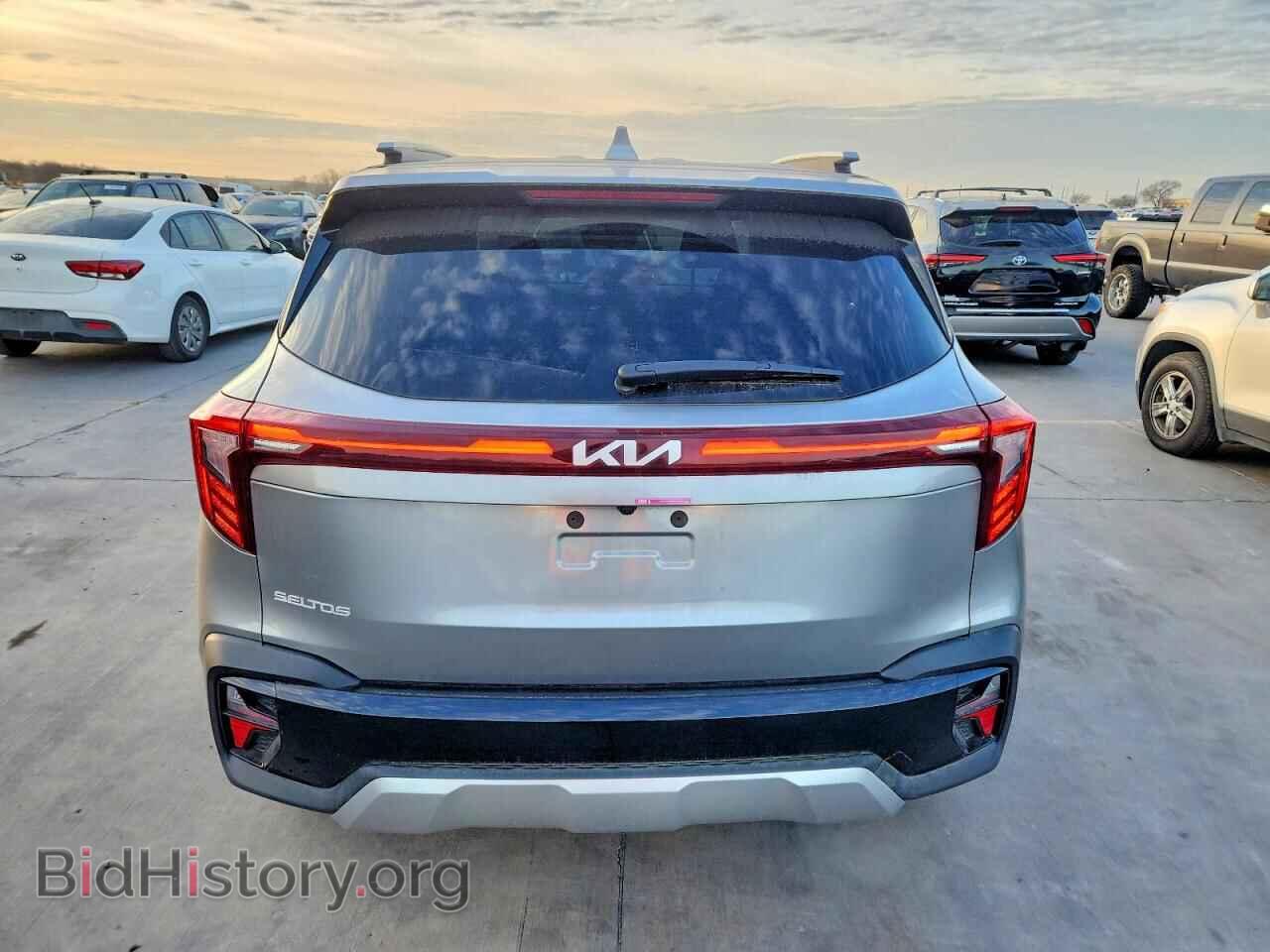 2025 KIA SELTOS - VIN: KNDEU2AA4S7738522 - Фото 6
