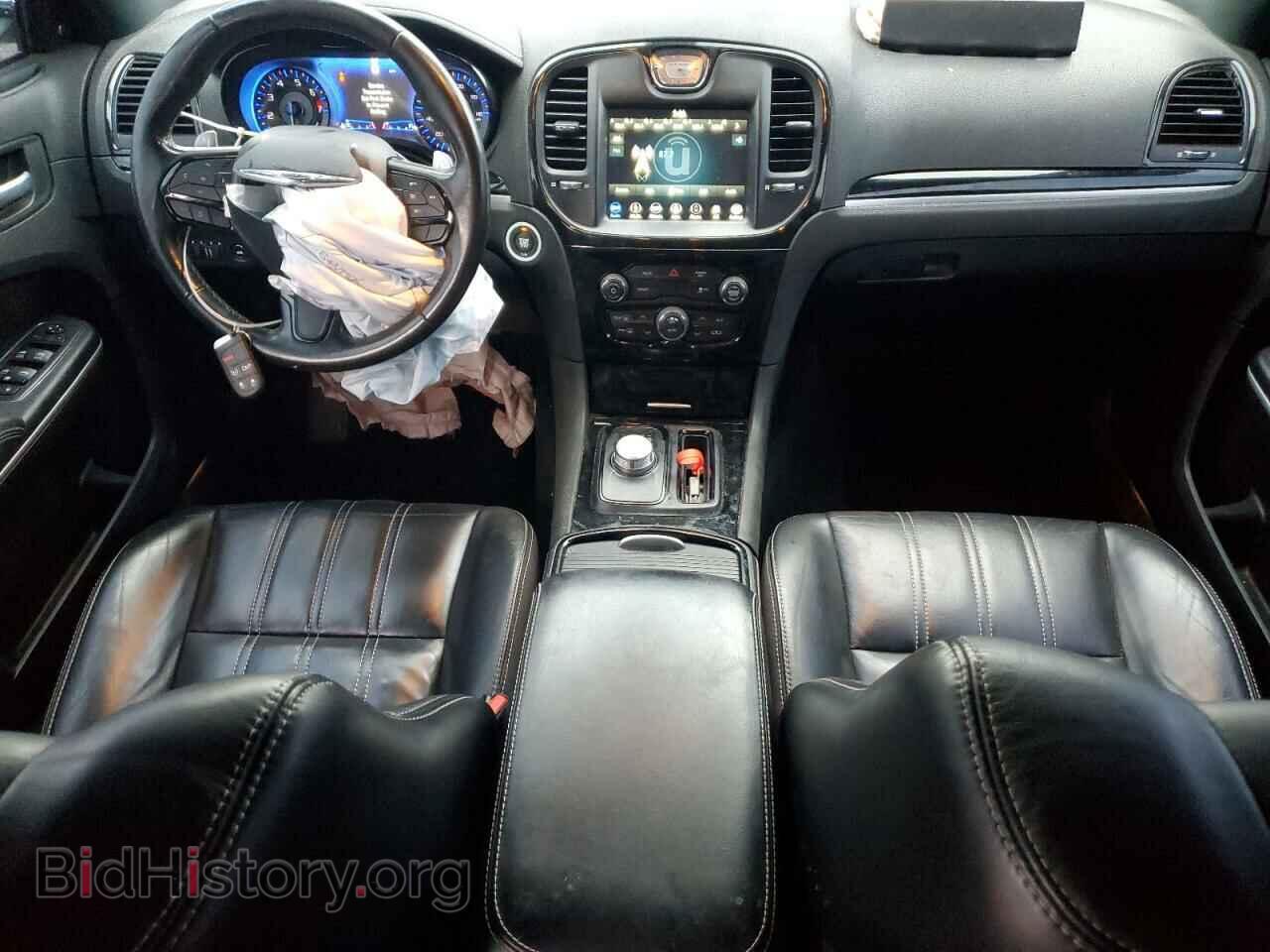 2019 CHRYSLER 300 - VIN: 2C3CCAGG2KH610630 - Фото 8