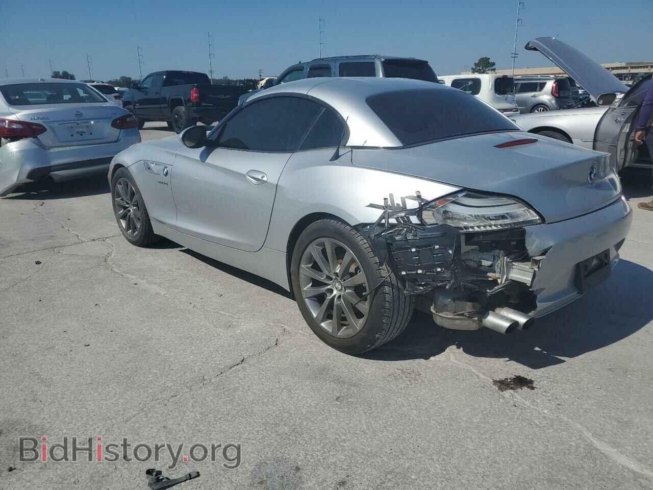 2011 BMW Z4 - VIN: WBALM5C59BE379511 - Фото 2